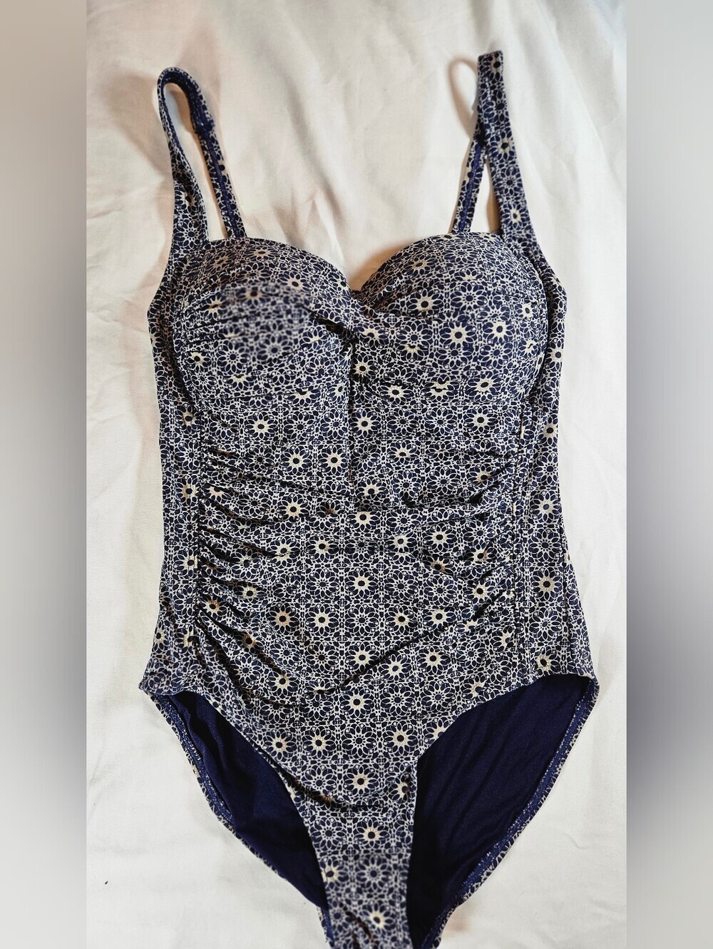 NipTuck Womens Navy & Cream Geometric Ruched Molded Cup One Piece Swimsuit Sz 6